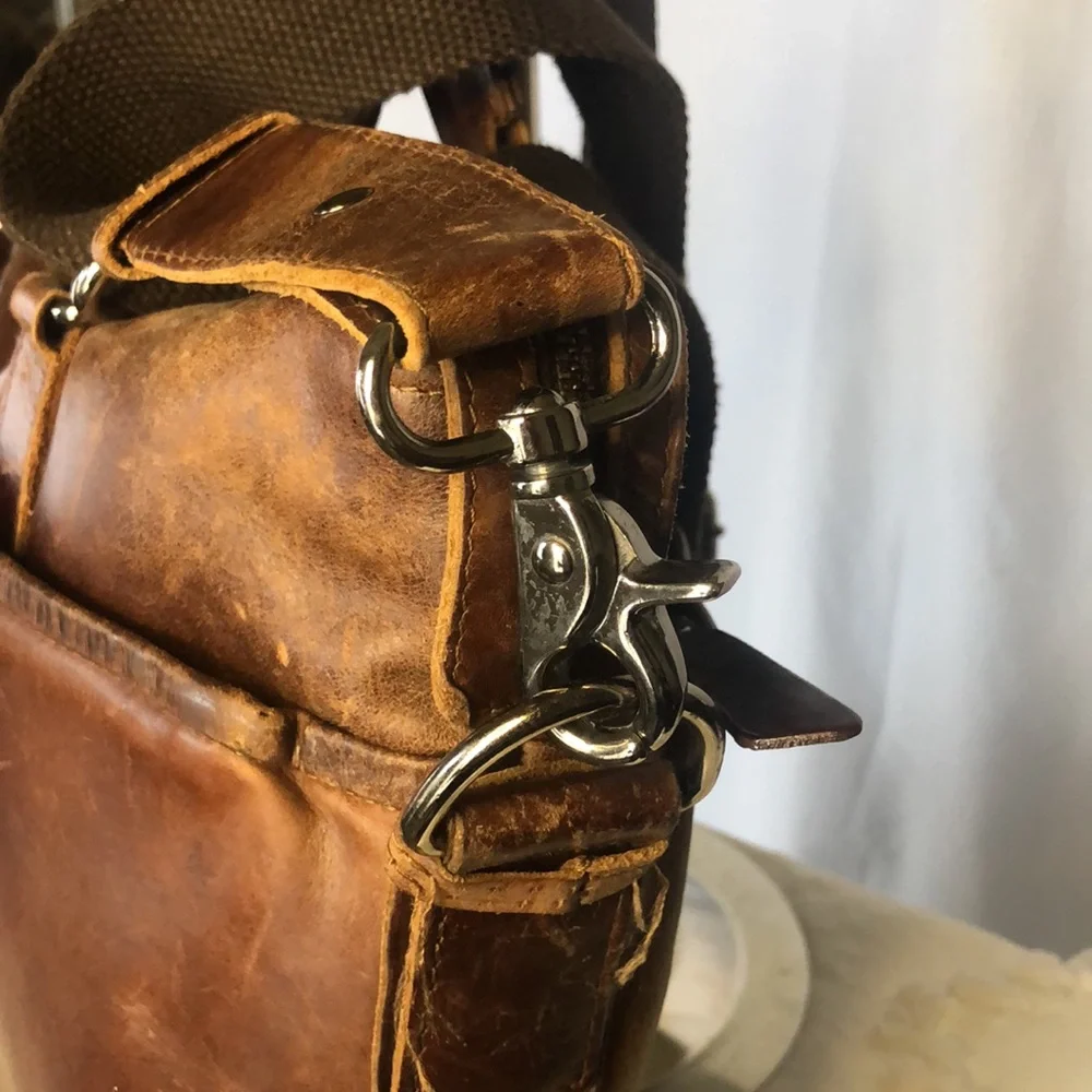 BACCINI Leandro cognac brown distressed genuine leather laptop bag. Detach strap